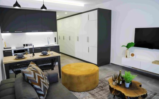 Studio Apartment CRT-A4-13 – Courtyard Long Beach