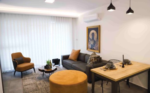 Studio Apartment CRT-A4-13 – Courtyard Long Beach